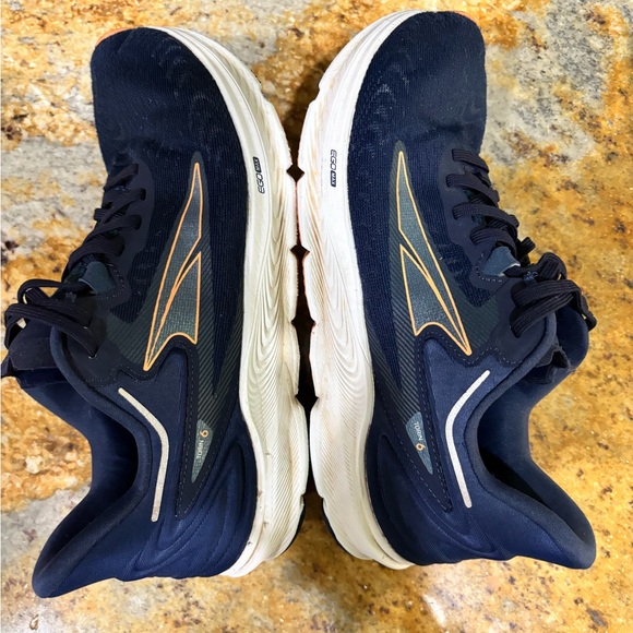 Altra Torin 6 size 8 - Picture 9 of 10